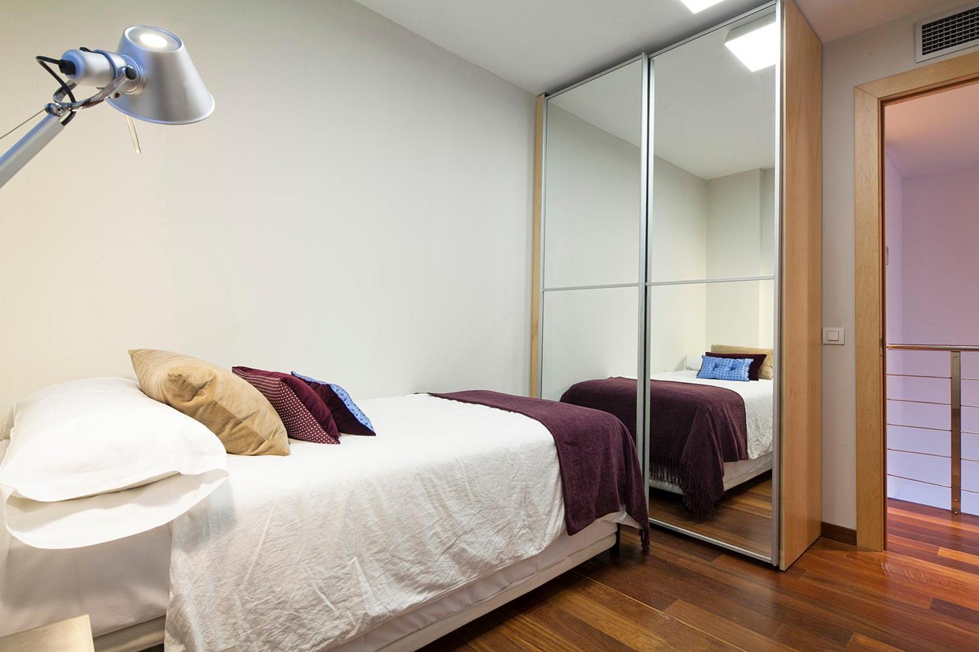 My Space Emirates - Splendid Apartment With Terrace And Pool Near Park Gueell Barcelona Exteriör bild