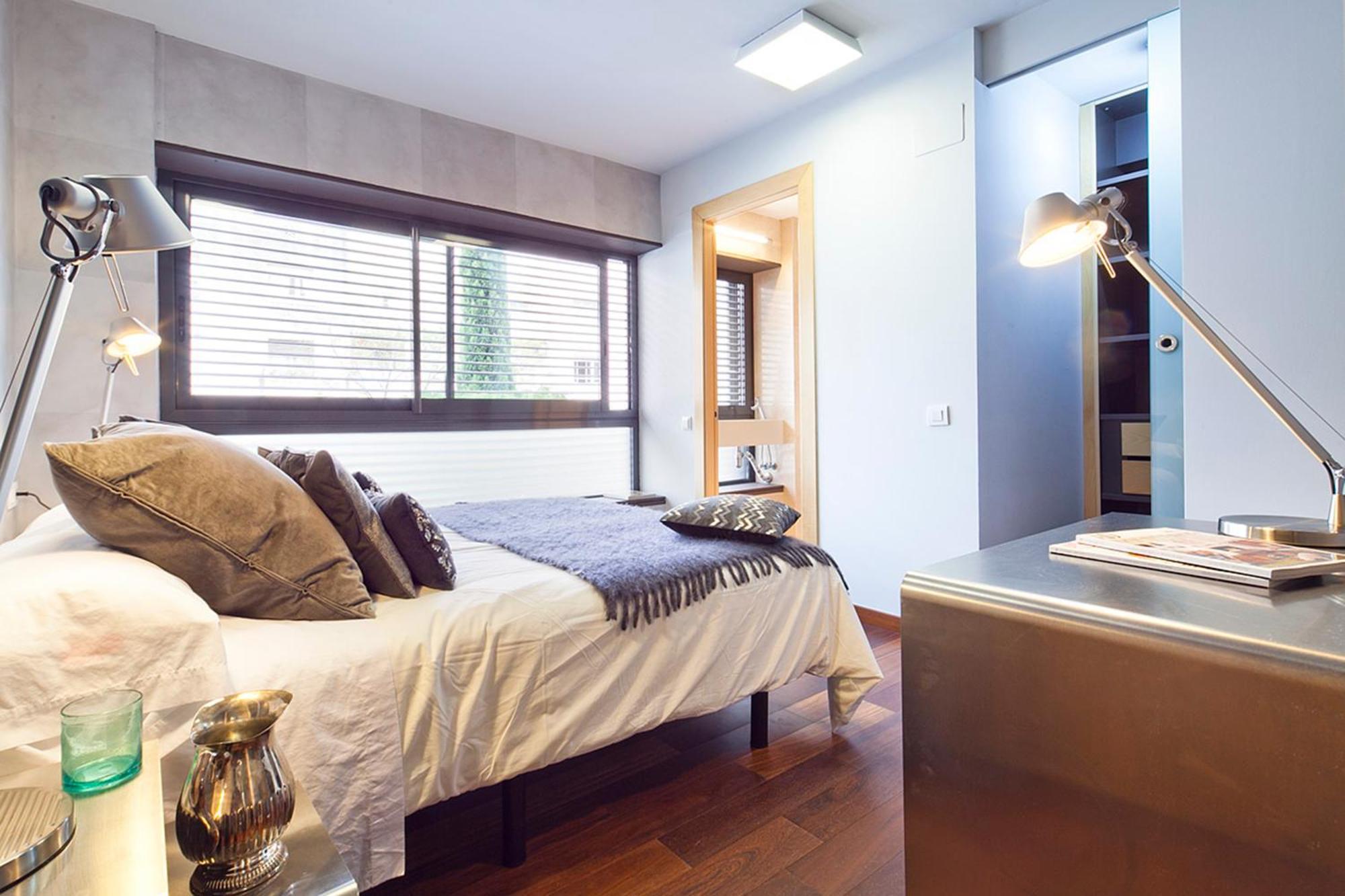 My Space Emirates - Splendid Apartment With Terrace And Pool Near Park Gueell Barcelona Exteriör bild