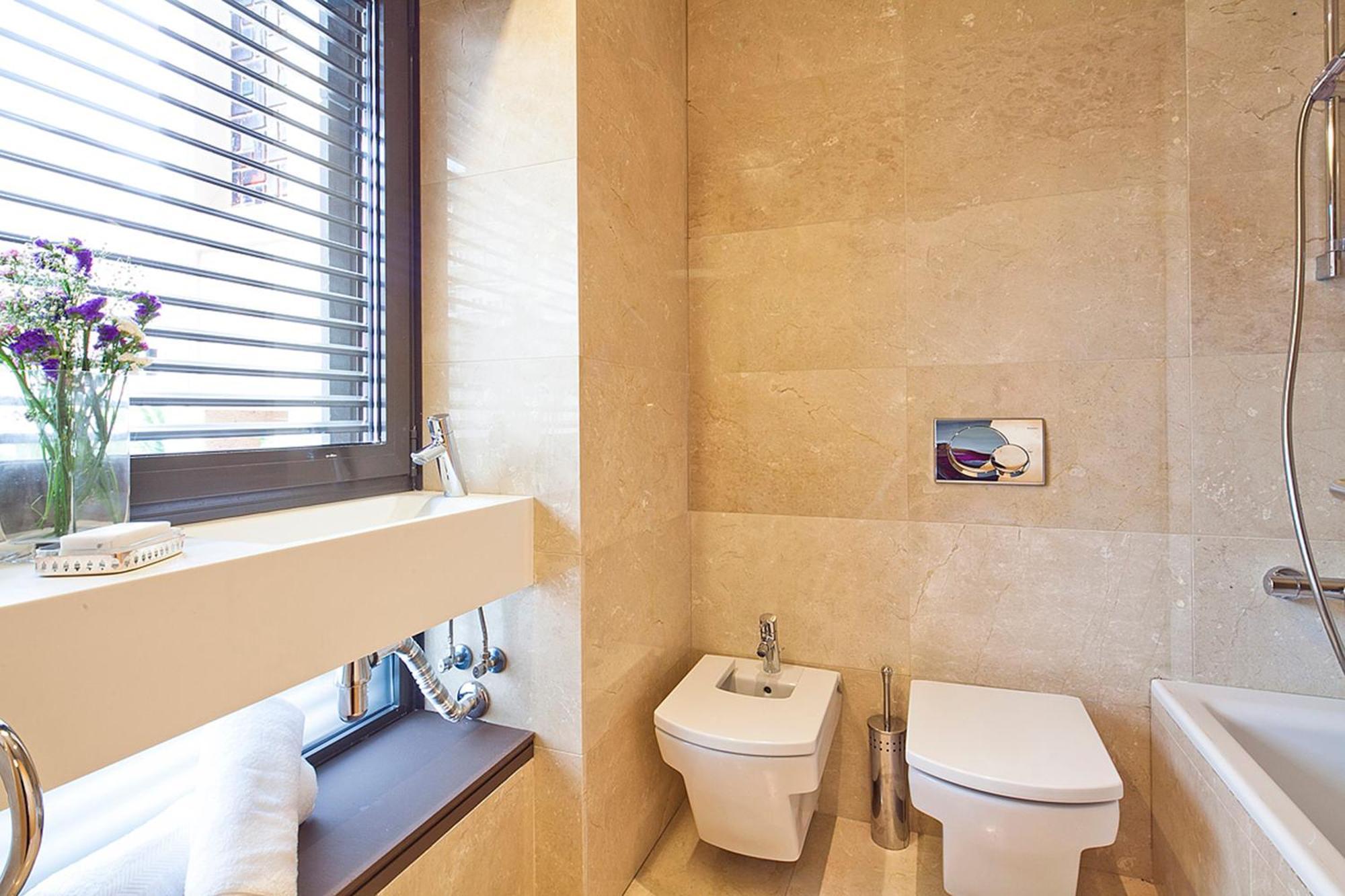 My Space Emirates - Splendid Apartment With Terrace And Pool Near Park Gueell Barcelona Exteriör bild